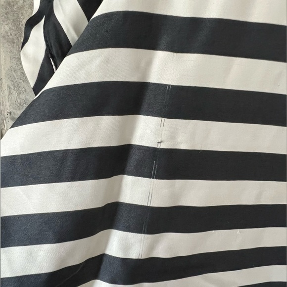 BCBGMAXARIA Short sleeve stripe top size M - Picture 3 of 4